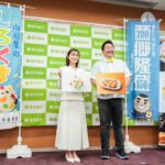 鹿児島スイーツをアピールする大原優乃さん、はっしーさん