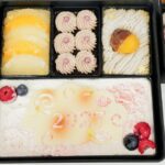 トシ・ヨロイヅカより販売される「スウィーツおせち 二段重」イメージ