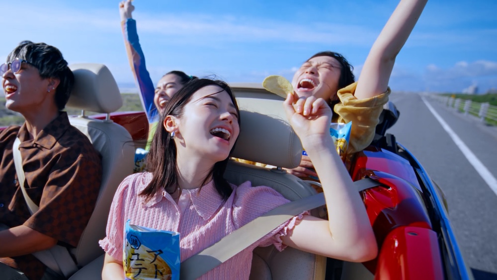 湖池屋「ピュアポテト」新テレビCM「ポテチが好きだ。」篇ビジュアル