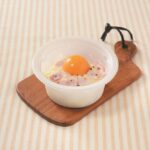 8月31日に発売される「月見カルボナーラポテトサラダ」税込み333円(ナチュラルローソンでの発売なし)