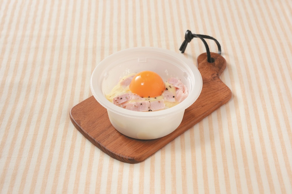 8月31日に発売される「月見カルボナーラポテトサラダ」税込み333円（ナチュラルローソンでの発売なし）
