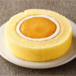 関東「CHEESEGARDEN 監修ベイクドチーズケーキ in プレミアムロールケーキ」税込み346円
