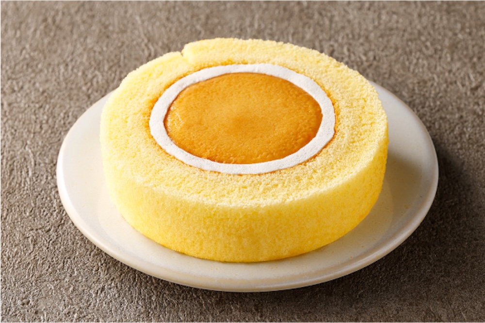 関東「CHEESEGARDEN 監修ベイクドチーズケーキ in プレミアムロールケーキ」税込み346円