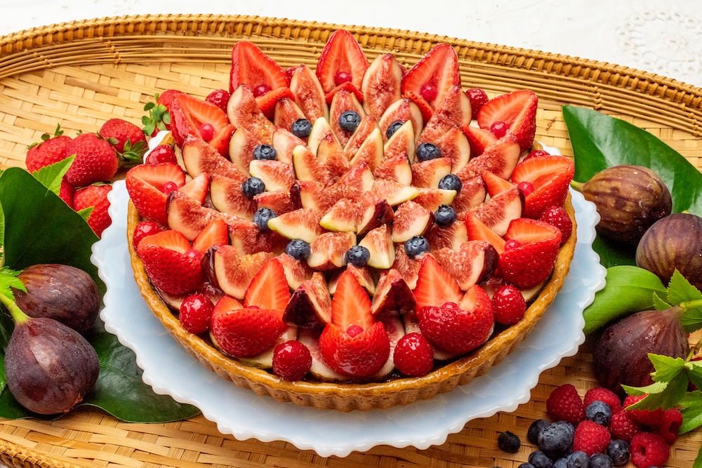 「イチジクとチョコレートのタルト ~マダガスカル産カカオ~」」ホール・税込み18,960円、ピース・税込み1,580円