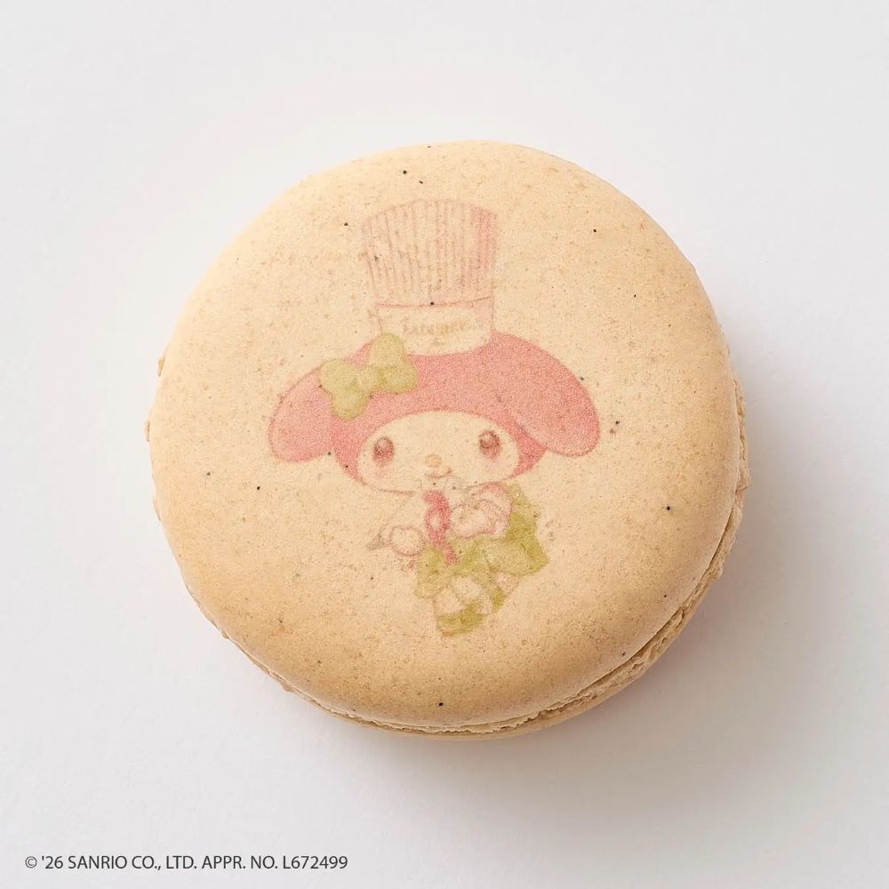 ラデュレおよびカフェ・ラデュレの全店舗にて販売される「プリントマカロン “マイメロディ”」1個・税込み577円