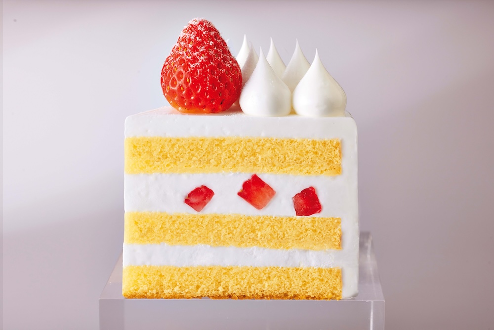 「Uchi Café 苺のショートケーキ」4号・税込み4,200円〜（断面イメージ。沖縄県では仕様、価格が異なる）