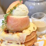 「まるごとリンゴと焦がしブリュレのパンケーキ アールグレイカスタードソース」イメージ