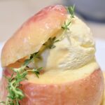 「まるごとリンゴと焦がしブリュレのパンケーキ アールグレイカスタードソース」イメージ