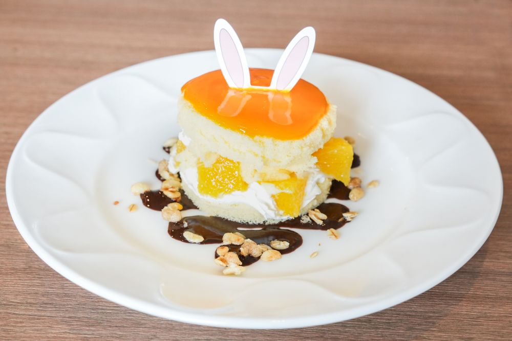 「オレンジのショートケーキ～マンゴーソースで月に見たてて」イメージ
