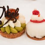 試食として提供された「サパン ドゥ ノエル」、「ホワイトスノーマン」イメージ