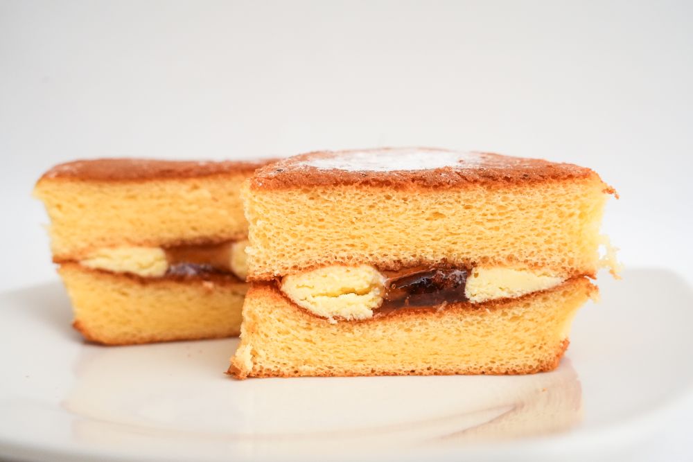 「冷やして食べる　ふんわりホットケーキ風サンド」イメージ