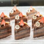 ショーケースに並ぶ「生ショコラ」イメージ