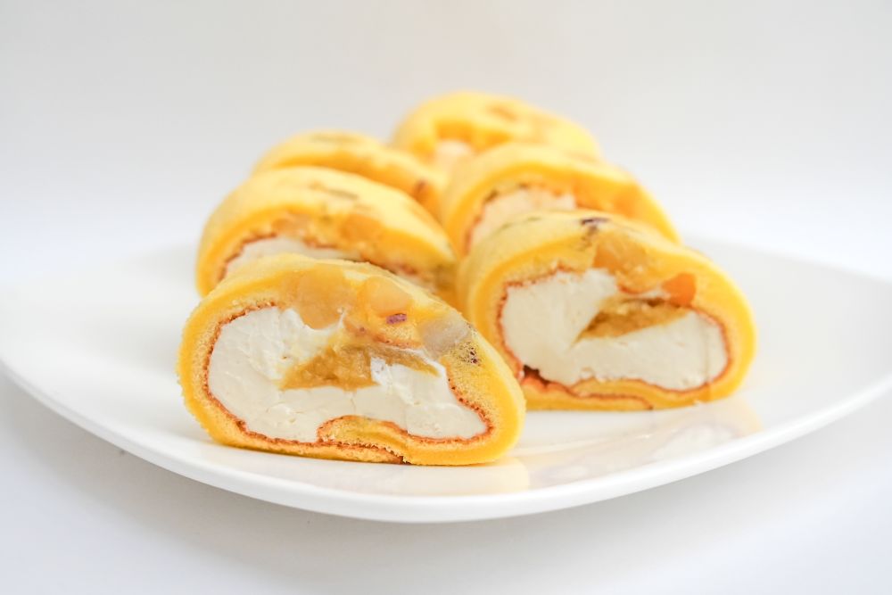 「ごろっとした焼き芋のもち食感ロール（紅はるか）」イメージ