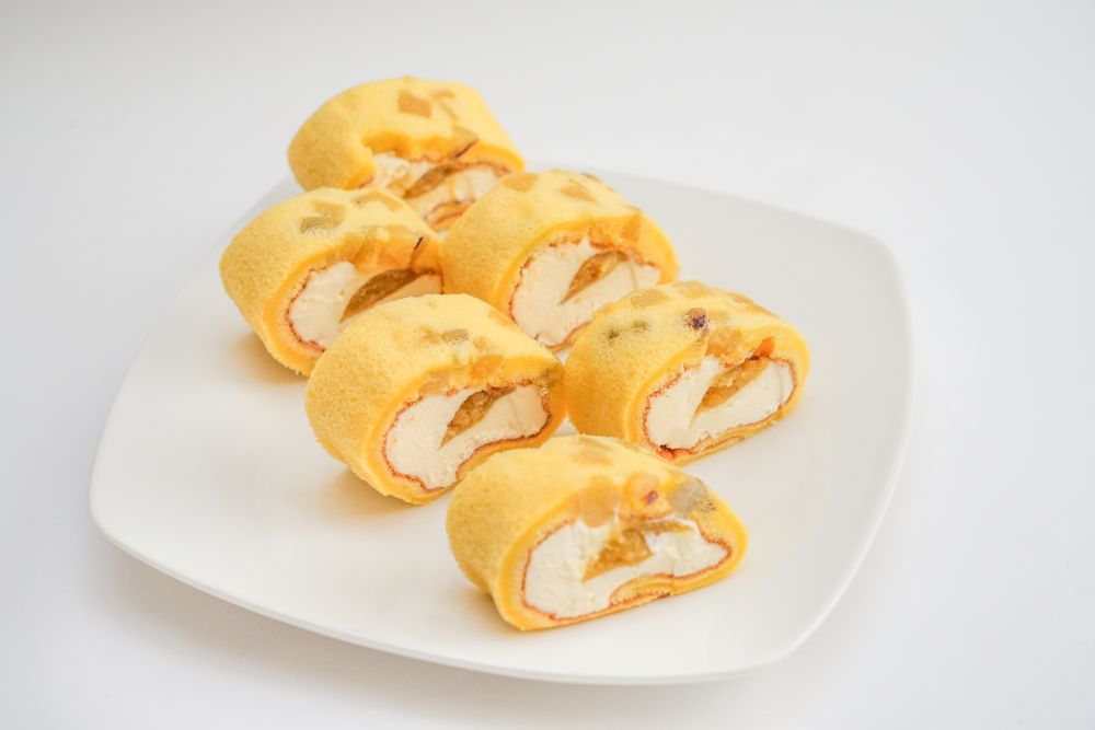 「ごろっとした焼き芋のもち食感ロール（紅はるか）」イメージ
