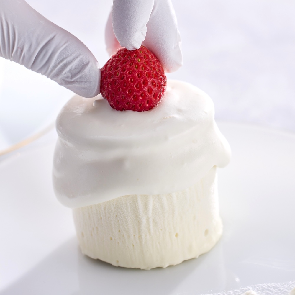 「できたて極上牛乳ソフトのクリームチーズケーキ」イメージ