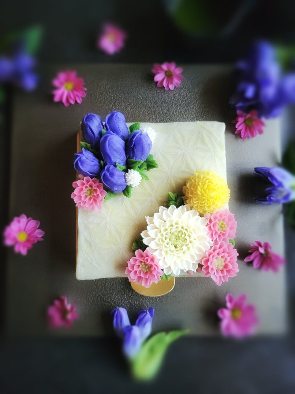 栗と抹茶の浮島に、あんクリームで秋の草花を表現　 新ブランド「季花」、ケーキ「花暦〈秋〉」を9月14日発売