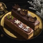 左から「トラベルケーキ ヘーゼルナッツ」、「トラベルケーキ チョコレートオレンジ」各・税込み4,000円
