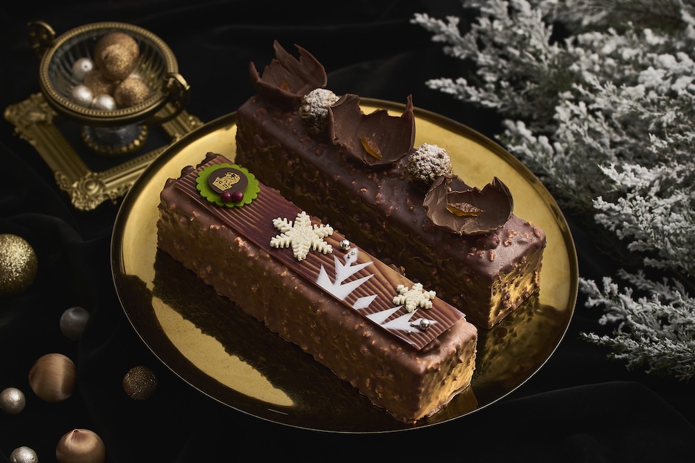 左から「トラベルケーキ ヘーゼルナッツ」、「トラベルケーキ チョコレートオレンジ」各・税込み4,000円