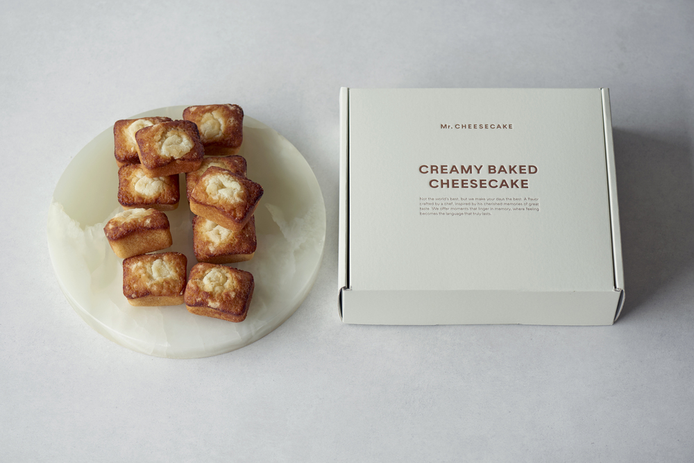 「CREAMY BAKED CHEESECAKE（10個入り）」税込み3,996円
