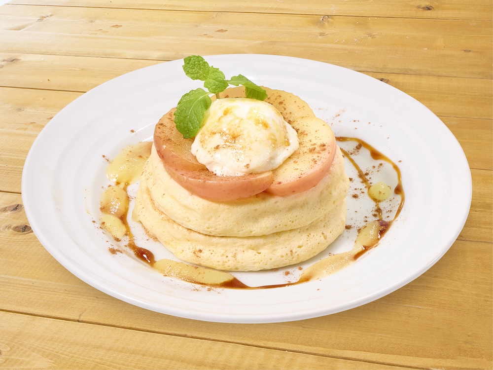 「焼きりんごのブリュレ リコッタパンケーキ」ジャストサイズ・税込み1,100円