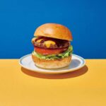 初登場する「シェイクツリー」の「チーズバーガー」1,901円