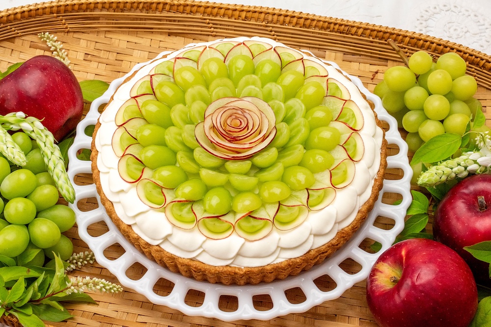 「シャインマスカットと紅玉のタルト 〜30th Anniversary Tart〜」イメージ