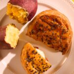 9月15日～11月30日に販売される「焼きたてカスタードおいもパイ」1個・税込み530円