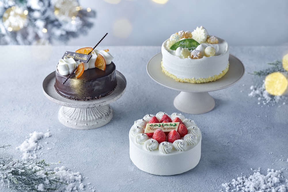左から時計回りに「オレンジザッハ」、「ダブルフロマージュ」、「ストロベリーショートケーキ」