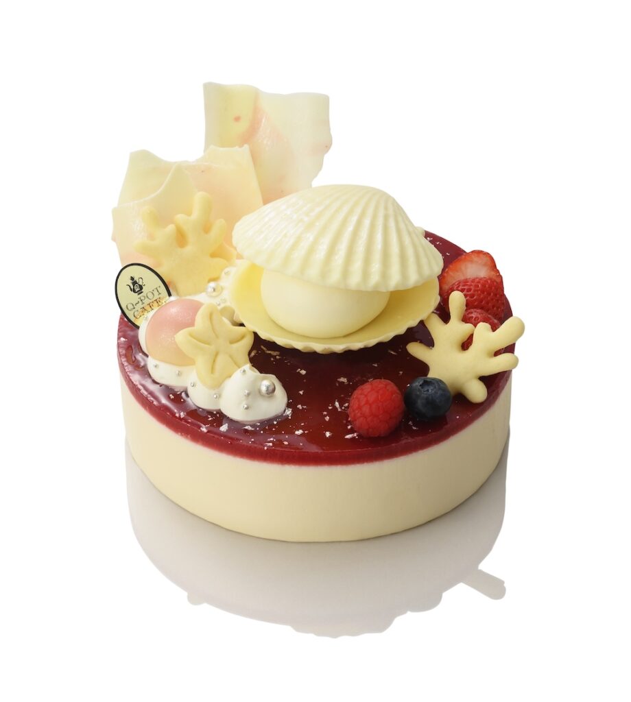 「Q-pot CAFE.」のShinQs限定「White Christmas ~Shiny Shell Cake~」税込み6,264円