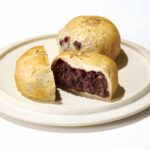 初登場する「まるごとあんこさ」の「定番つぶあんぱん」1個・381円