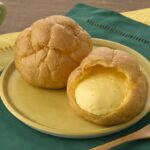 「ジャンボシュークリーム（北海道産かぼちゃ）」税込み211円