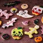 「ハロウィン アイシングクッキー」大1枚・税込み2,500円、小4枚入りセット・税込み2,500円