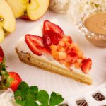 「紅玉とイチゴのタルト ～チョコレート風味～」1ピース・税込み1,500円、ホール・税込み15,000円