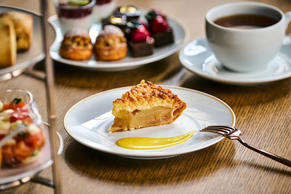「ケーキセット」税込み2,800円〜（別途サービス料）