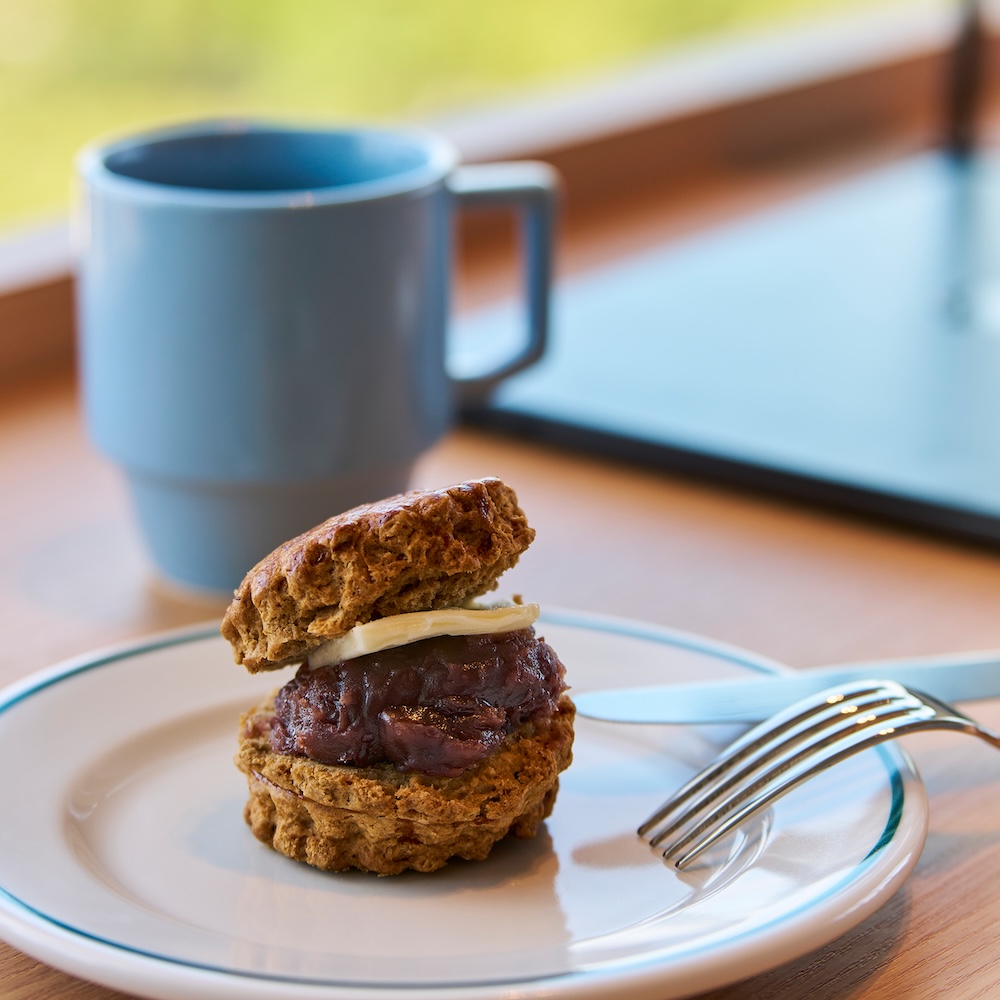 「CARAVAN COFFEEのコーヒーあんバタースコーン」イメージ