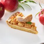 「アップルパイのタルト」ピース・税込み1,310円、ホール・税込み1万3,100円