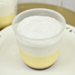 10月20日よりリニューアル発売される「クリームに溺れるとろけるプリン」税込み248円