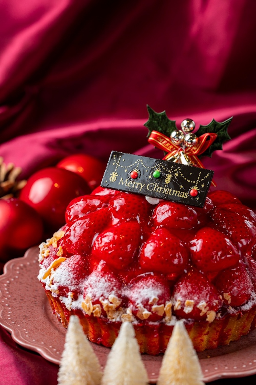 「クリスマスボンボンいちごタルト」税込み5,500円