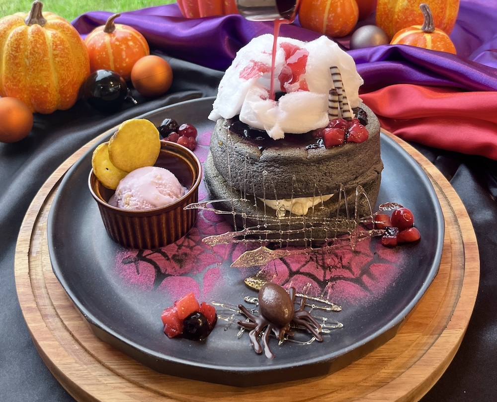「ハロウィーンぱんケーキ～蜘蛛が仕掛ける甘い蜜～」土日限定・税込み1,800円