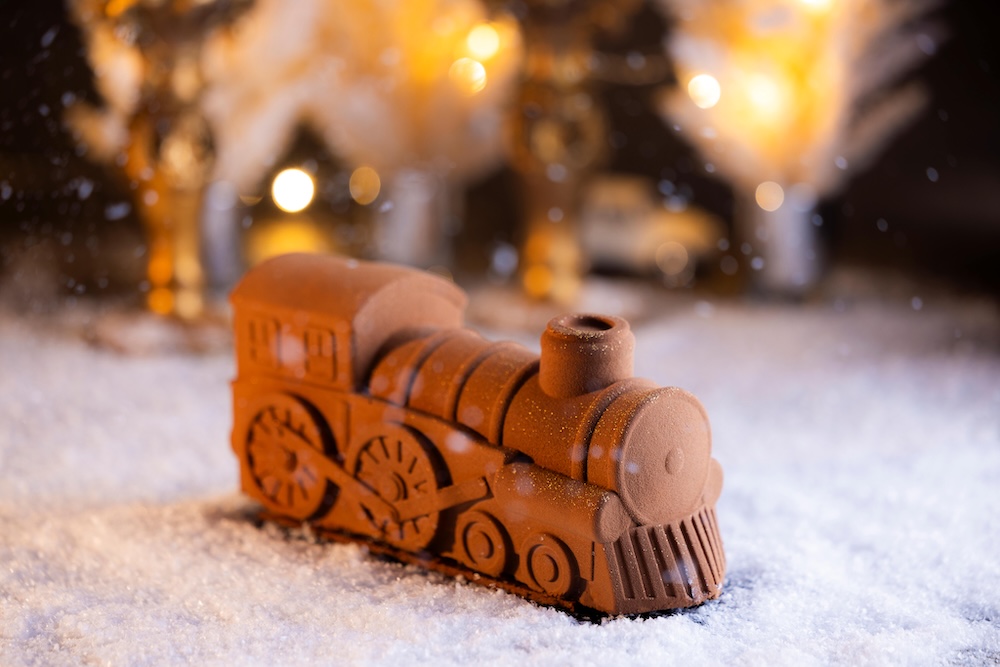 「クリスマス・トレイン ロールケーキ」税込み10,000円