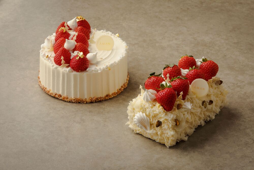 左から「クリスマス ショートケーキ」、「ブッシュ ド ノエル」