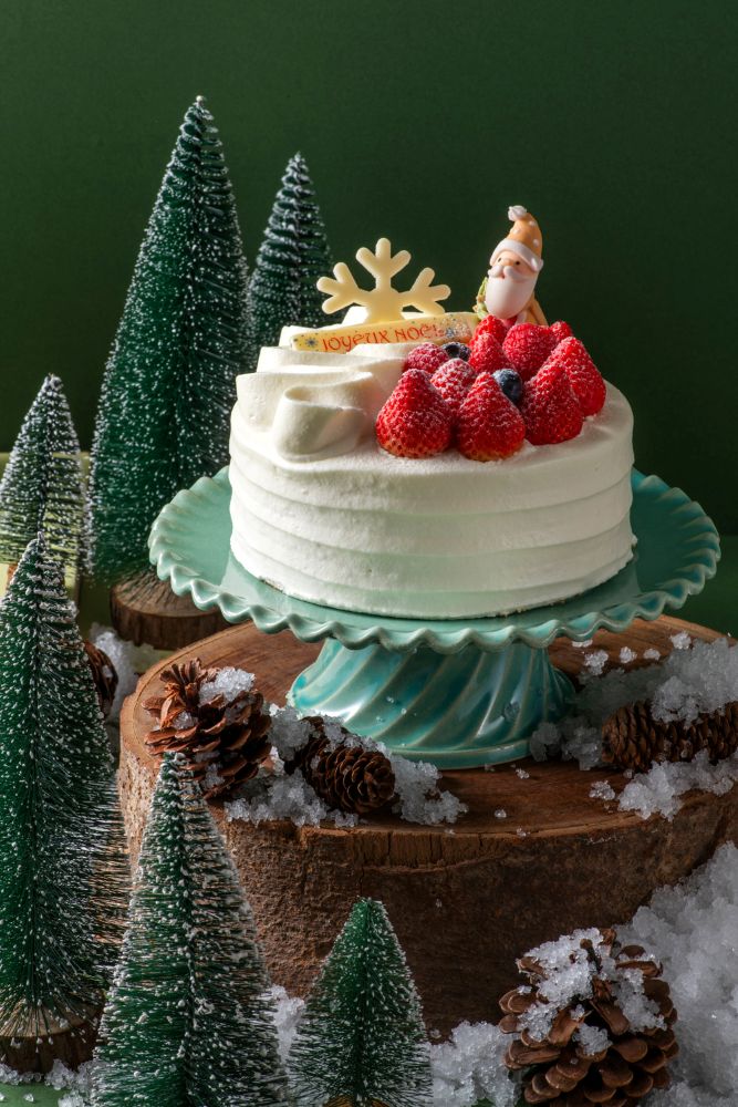 「クリスマスデコレーションケーキ　～ホワイトクリスマス～」税込み6,000円