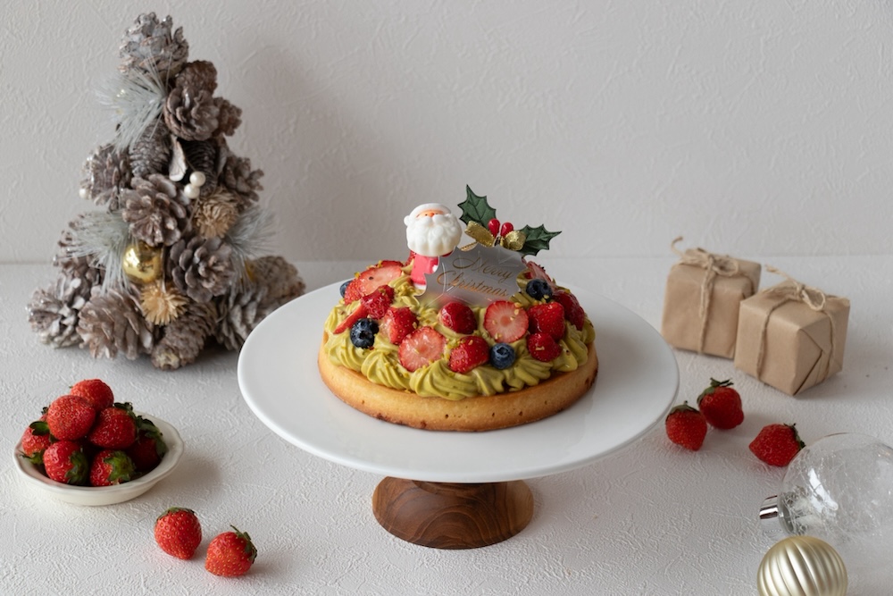 「ピスタチオといちごのクリスマスタルト（Christmas Pistachio ＆ Strawberry Tart）」4号・税込み4,200円〜
