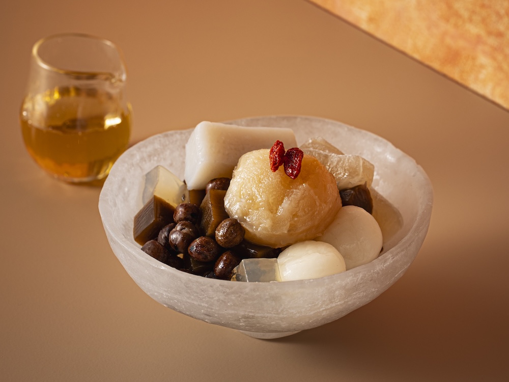 「船橋屋」のエキュート立川限定「りんごと紅茶のあんみつ」税込み650円