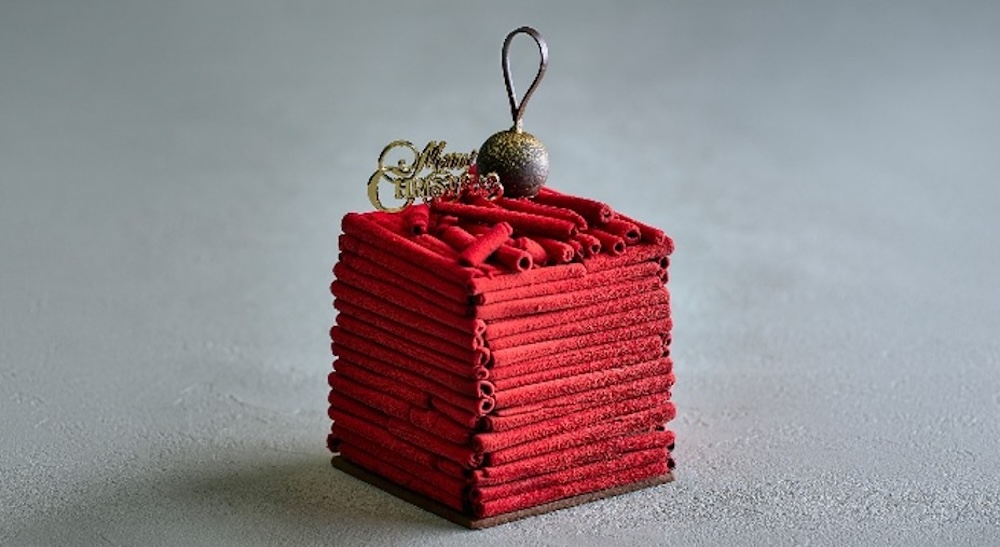 「フォレ・ド・ノエル・ルージュ（Forêt de Noël Rouge）～深紅に灯る聖夜のショコラ～」税込み10,000円