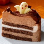 「Halloween チョコレートムースケーキ」税込み700円、都心店舗は税込み733円