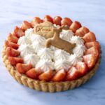「AM STRAM GRAM nobolyquedaly」のグランスタ限定・100台限定「練乳ミルククリームとイチゴのクリスマスタルト」税込み6,000円