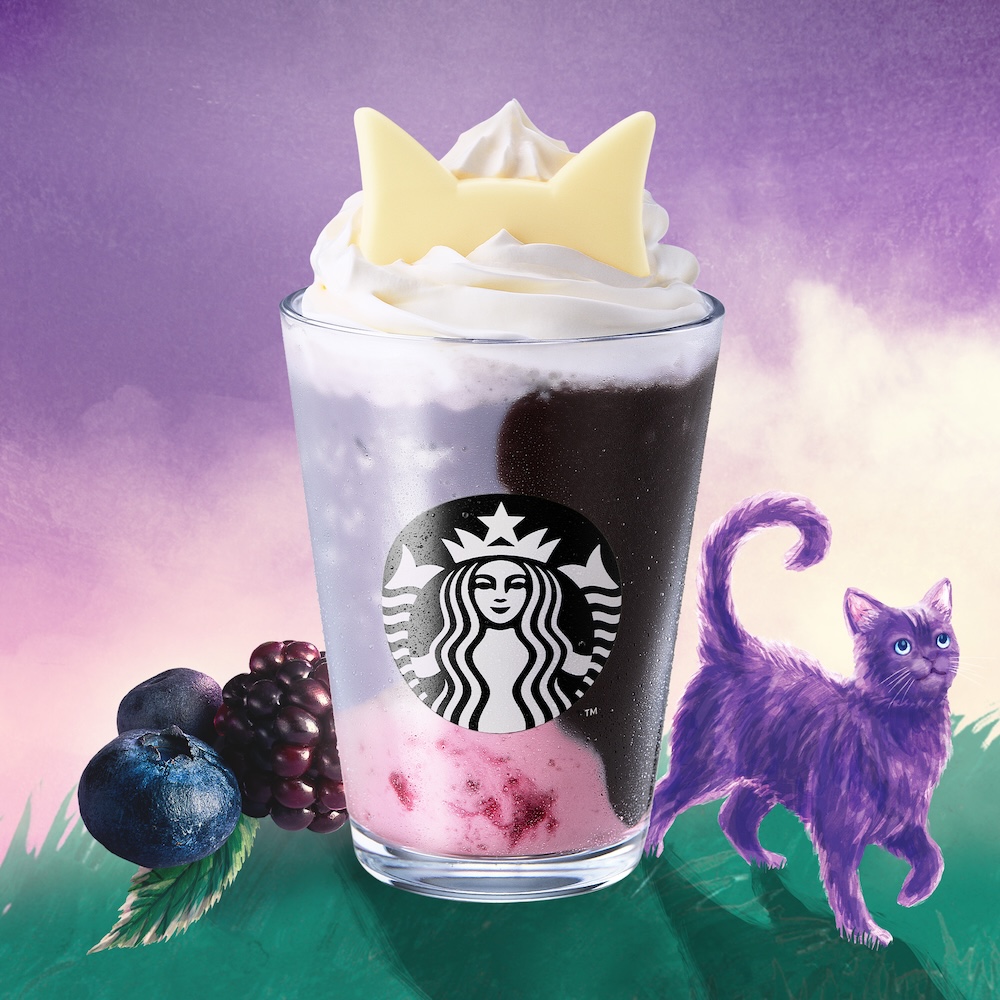 「ブラックベリー ヨーグルト フラペチーノ 白耳ver.」テイクアウト・税込み717円、店内利用・税込み730円（トールサイズのみ）