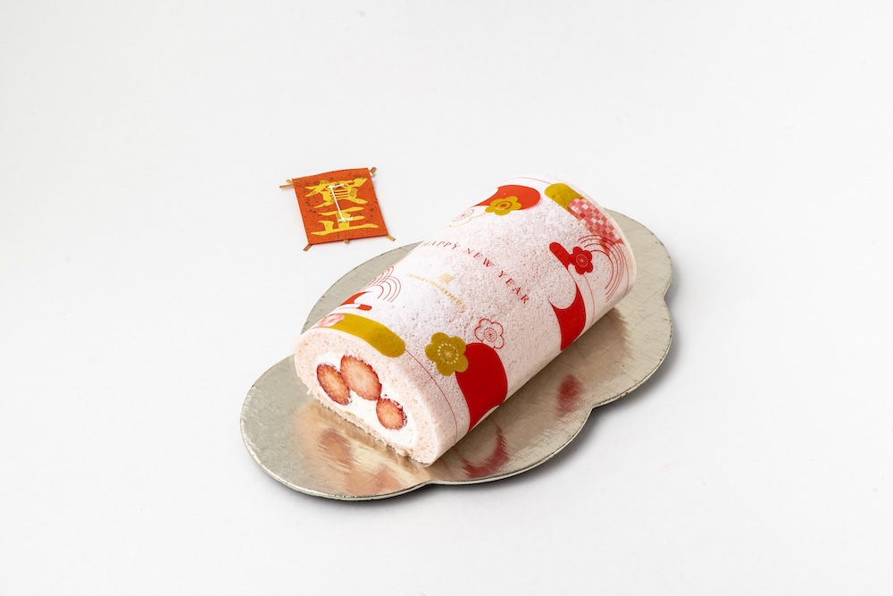 「アンリ・シャルパンティエ」の「新春巻き（いちご）」税込み2,916円