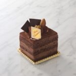「チョコレートケーキ」税込み702円